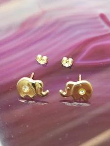 14k Yellow Gold CZ Stud Elephant Shape Earrings 0.7mm for Women/Men/Ladies - Picture 1 of 4