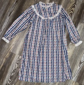 Lanz Flannel Red Hearts Blue Flowers Eyelet Lace Trim Long Nightgown Girls 6/6X - Picture 1 of 10
