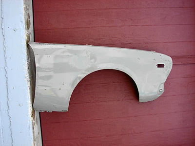 77-80 DATSUN 810 NOS GUARDABARROS DERECHO Foto 1 de 4