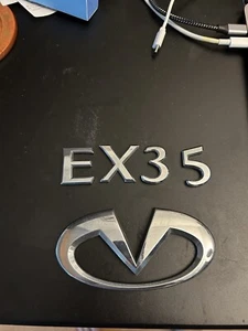 2010 INFINITI EX35 REAR EMBLEM BADGE SET - Picture 1 of 1