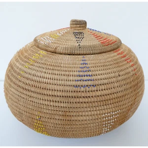 Cesta grande de ratán en espiral indonesia Lombok cuentas de semillas coloridas y tapa 11 pulgadas - Imagen 1 de 13
