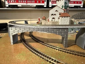 Z Scale Wide Arch Stone Trestle Platform for Elevated Train - Clearance Height - Picture 1 of 2