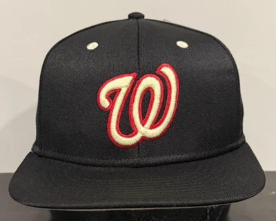 Sombrero ajustado en el campo Under Armour de los Washington Nationals 7-1/8 negro Foto 1 de 4