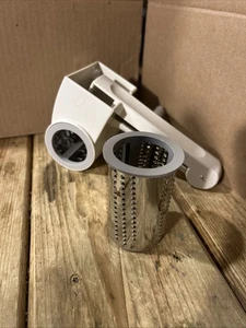 The Pampered Chef Deluxe Cheese Grater 1275 w/ 2 Shredding Blade Drums - Picture 1 of 4
