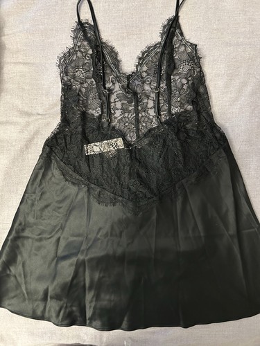 UNDERCOVER Victoria's Secret Mini Abito Slip in Raso con Top in Pizzo con Spacco Laterale Nero Tg.Med