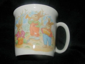 VINTAGE MOUNT CLEMENS POTTERY CHILD'S MUG, CUP w BUNNIES, RABBITS, EASTER? - Picture 1 of 3