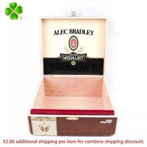 Caja de cigarros de madera vacía Alec Bradley Medalist Toro 7,5" x 6,75" x 3" - Imagen 1 de 12