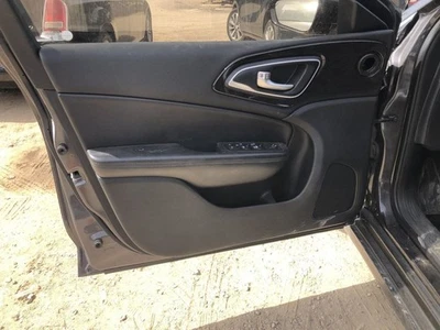 Panel de moldura de puerta delantera Chrysler 200 2015-2017 957196 Foto 1 de 4