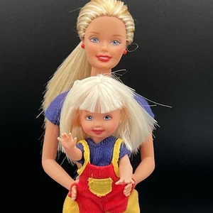 Muñeca Mattel Giggles 'n Swing 1998 de colección: muñecas Barbie y Lil Sister Kelly - Imagen 1 de 23