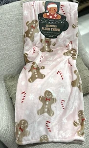 TikTok Essentials Pink Christmas Gingerbread Man Throw Blanket New - Picture 1 of 9