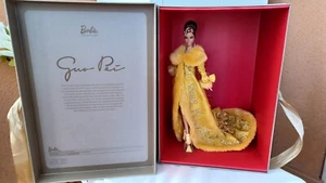 Barbie Signature Guo Pei Doll Wearing Golden-Yellow Gown Platinum label HBX99  - Bild 1 von 4