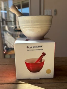Le Creuset Stoneware Mortar & Pestle 10 fl oz Meringue NEW NIB - Picture 1 of 6