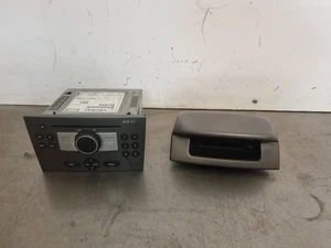 RADIO ESTÉREO CD UNIDAD PRINCIPAL VAUXHALL VIVARO 2700 13292090 2009 - Imagen 1 de 7
