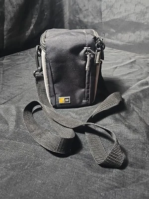 Case Logic Compact Camcorder/Camera Bag Zipper Inside Pocket + Strap - Image 1 of 4