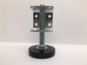 4 staffe regolabili battiscopa M10 resistenti - piedi di livellamento - senza P&P - Foto 1 di 4