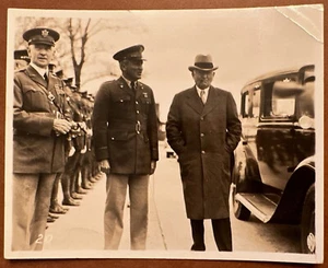 President Herbert Hoover at US Army airbase Official US Army Air Corps Photo - Picture 1 of 2