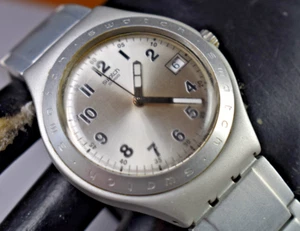 Reloj Swatch Irony 2002 tono plata aluminio con fecha ¡Batería nueva! - Imagen 1 de 11