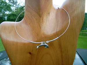 NEW CHOKER NECKLACE DOLPHIN / PORPOISE CHARM ONE SIZE FITS ALL - Picture 1 of 5