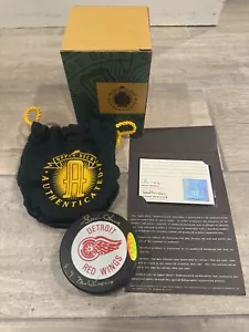 GORDIE HOWE Signed Autographed Hockey Puck UPPER DECK AUTHENTICATED COA HOF - Picture 1 of 9