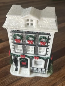 Bath & Body Works Holiday Cottage House Nightlight Wallflower Fragrance Plug - Picture 1 of 10