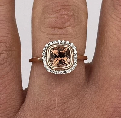 Anillo halo topacio blanco morganita cojín creado en laboratorio de oro rosa de 10k para damas talla 8 Foto 1 de 4