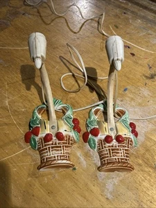 1930s Art Deco Pair Wall Sconce, Ceramic, Fruit Basket Motif - Zdjęcie 1 z 4