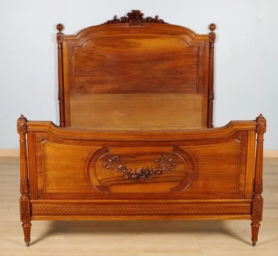 Louis XVI style bed - image 1 of 4