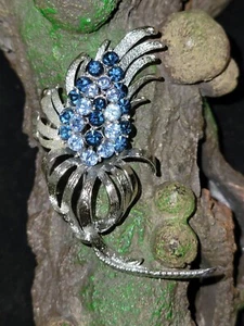 Vintage Coro Pegasus Silver Tone Blue Rhinestone Tulip Orchid Flower Brooch - Bild 1 von 13
