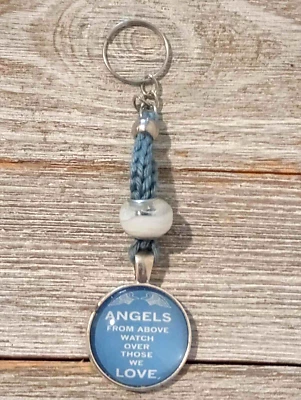 "Ángeles desde arriba..." Llavero ganchillo encanto hecho a mano en EE. UU. Foto 1 de 2