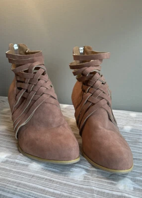 全新 粉色 麂皮绒 靴子 尺码 9,3 In Heel — 第 1/4 张图片