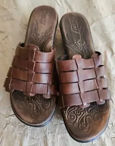 Born LOLO sandali slide marroni in pelle invecchiata slip-on B89426 Wmns taglia US 10 - Foto 1 di 9