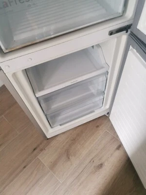 bosch fridge freezer - Image 1 of 4