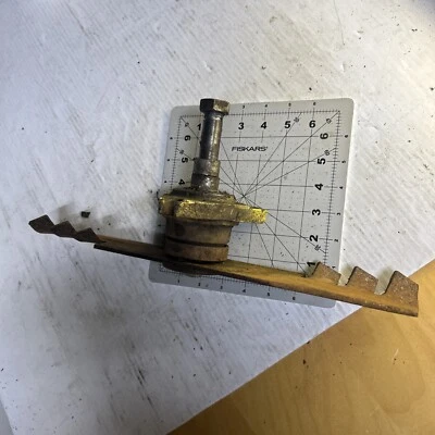 JOHN DEERE 316 318 322 330 332 Deck Drive Center Spindle Bearing Assembly - Image 1 of 4