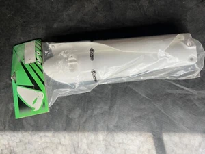 UFO Fork Guards - Husqvarna TC 125/250 FC 250/350/450 2015-2022 - White - Picture 1 of 2