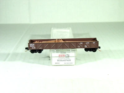 MICRO-TRAINS LINE N SCALE 50' GONDOLA W/SCRAPE LOAD MILWAUKEE ROAD 60010 - Image 1 of 3