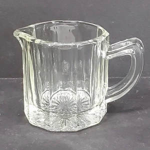 Vintage Kristall Mini Milchkännchen Klar Pressglasscheibe Minimalistisches Geschirr - Bild 1 von 9