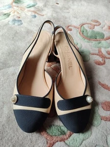 Zapatos Chanel Beige Negro Puntera Bloque Wemon - Imagen 1 de 11