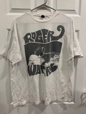 Vintage T Shirt - Roger Waters Pink Floyd RARE 2017 Shirt Size XL - Image 1 of 4