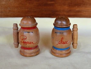 De colección Barril de Madera Stein Viaje Recuerdo Cerámica Salero y Pimentero Azufre LA - Imagen 1 de 12