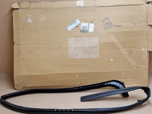 Renault Trafic Mk3 X82 Front Door Rubber Seal 2014-2023 803302012R Genuine NEW - Picture 1 of 15