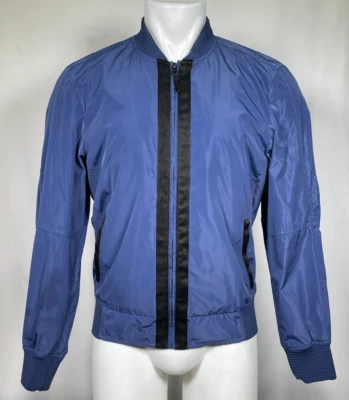 Chaqueta cortavientos William Rast azul Zevlyn cremallera completa bombardero para hombre MEDIANA Foto 1 de 4