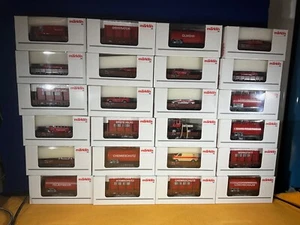 E11-82 TRAIN CARS - SET OF 24 EMERGENCY VEHICLE CARS - HO SCALE - MARKLIN #00752 - Picture 1 of 12