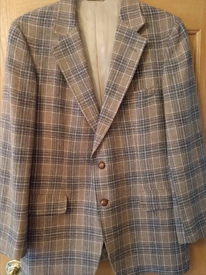 Blazer a cuadros gris tostado pelo camel para hombre tejido en Escocia hecho en EE. UU. Foto 1 de 4