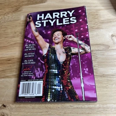 A360Media Magazine Harry Styles: His Music, Moves and Muses Mini Mag 5x7 booklet - Image 1 of 4