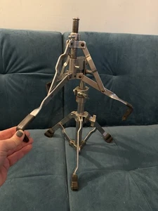 PEARL Red & White Label Double-Braced Snare Ständer für IHR SCHLAGZEUG - Bild 1 von 7