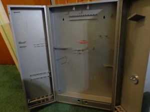 VINTAGE 1950’s CRAFTSMAN WALL TYPE TOOL CABINET with key - Picture 1 of 14