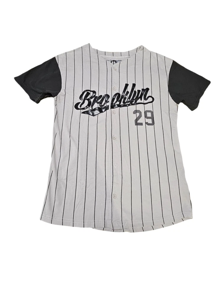 Camiseta de béisbol LR SCOOP Brooklin rayas y botones (falta un botón) Foto 1 de 4