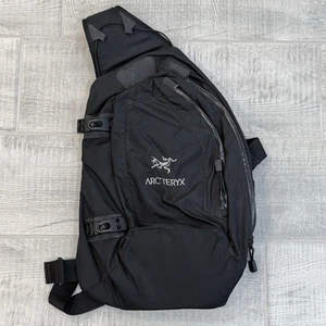 Arc'Teryx Quiver One Backpack Black Nylon Crossbody Sling Bag Discontinued - Picture 1 of 9