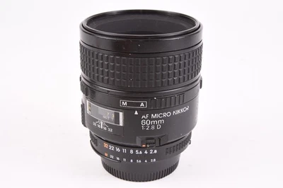 Lente macro para cámara digital Nikon NIKKOR AF 60 mm f/2,8 D Prime #T-15415 Foto 1 de 4