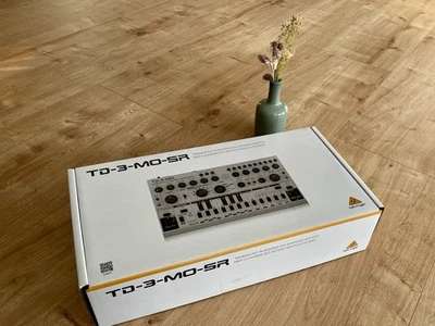 Behringer TD-3-MO Modifizierter Bass Line Synthesizer - Bild 1 von 4